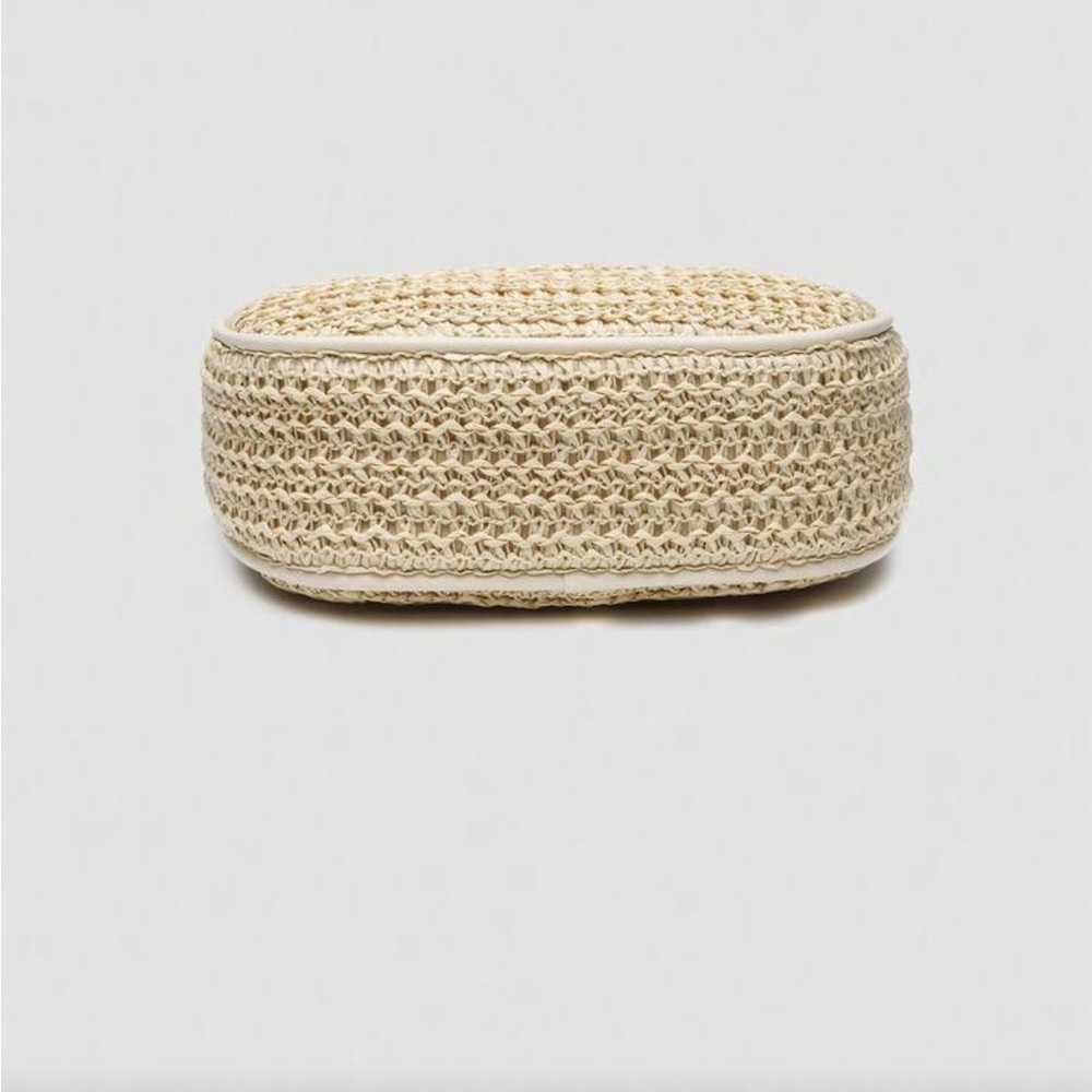 Elegant Cream Woven Handbag - Picture 7 of 10